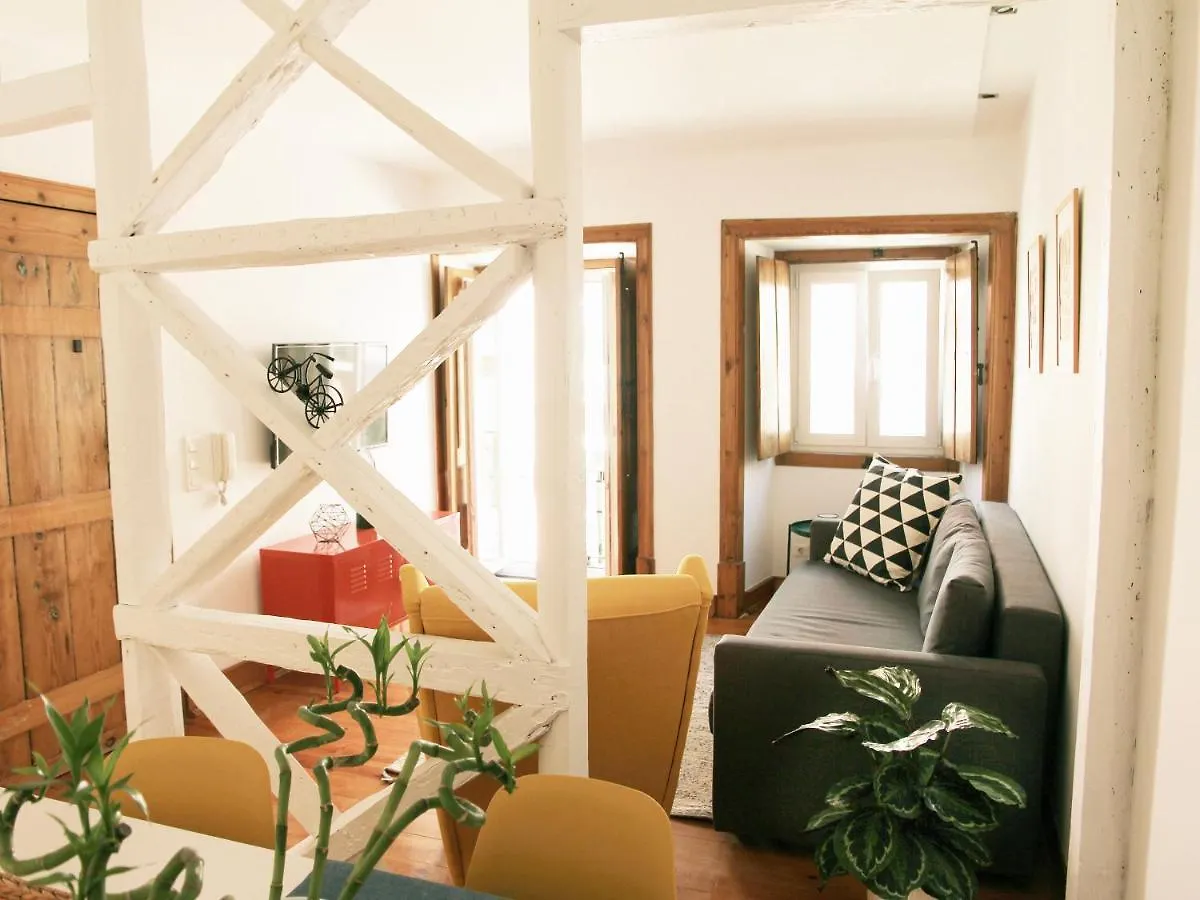 Typical Portuguese Apartment In Sao Bento Lisboa